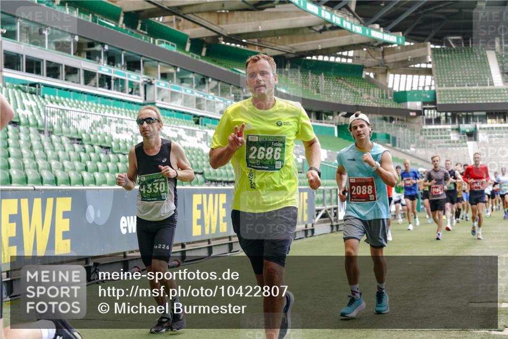13.09.2026 - 21. swb-Marathon Bremen Michael Burmester http://msf.ph/oto/10422807 13.09.2026 13:00:13 Laufen im Stadion 135, 191, 226, 232, 242, 260, 342, 651, 687, 745, 972, 1080, 1166, 1209, 1368, 1493, 1494, 1516, 1650, 1861, 1935, 1963, 2088, 2210, 2289, 2293, 2306, 2322, 2409, 2427, 2481, 2485, 2490, 2517, 2560, 2570, 2577, 2658, 2686, 2700, 2708, 2781, 2806, 2827, 2885, 2899, 2906, 2914, 2953, 2961, 2967, 2979, 3015, 3021, 3076, 3098, 3105, 3124, 3145, 3168, 3173, 3190, 3233, 3273, 3354, 3385, 3480, 3516, 3524, 3531, 3642, 3652, 3729, 3774, 3855, 3856, 3861, 3930, 3934 meine-sportfotos.de