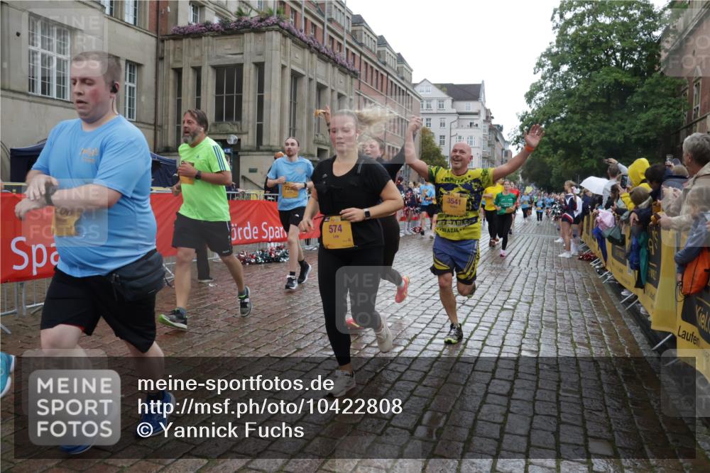 13.09.2026 - Kiel Lauf Yannick Fuchs http://msf.ph/oto/10422808 13.09.2026 10:56:41 Ziel 452, 1115, 1139, 1157, 1302, 1504, 1557, 1666, 1805, 2526, 2560, 2675, 3000, 3286, 3410, 3413, 3466, 4180, 4209, 4367, 4912, 5593, 6067, 6882, 7209, 7594, 7642, 7912, 8799, 9674, 10621, 11211, 12721, 248, 476, 574, 778, 929, 1208, 1504, 1557, 1618, 1666, 2075, 2454, 2674, 2829, 2880, 3061, 3267, 3541, 4180, 4440, 4806, 5067, 5682, 5683, 6067, 6530, 6605, 6882, 6884, 7292, 7483, 8054, 8989, 8997, 9210, 9674, 10264, 10421, 10433, 10509, 10570, 10659, 10750, 10774, 10795, 502 meine-sportfotos.de