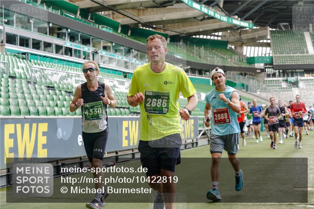 13.09.2026 - 21. swb-Marathon Bremen Michael Burmester http://msf.ph/oto/10422819 13.09.2026 13:00:13 Laufen im Stadion 135, 191, 226, 232, 242, 260, 342, 651, 687, 745, 972, 1080, 1166, 1209, 1368, 1493, 1494, 1516, 1650, 1861, 1935, 1963, 2088, 2210, 2289, 2293, 2306, 2322, 2409, 2427, 2481, 2485, 2490, 2517, 2560, 2570, 2577, 2658, 2686, 2700, 2708, 2781, 2806, 2827, 2885, 2899, 2906, 2914, 2953, 2961, 2967, 2979, 3015, 3021, 3076, 3098, 3105, 3124, 3145, 3168, 3173, 3190, 3233, 3273, 3354, 3385, 3480, 3516, 3524, 3531, 3642, 3652, 3729, 3774, 3855, 3856, 3861, 3930, 3934 meine-sportfotos.de