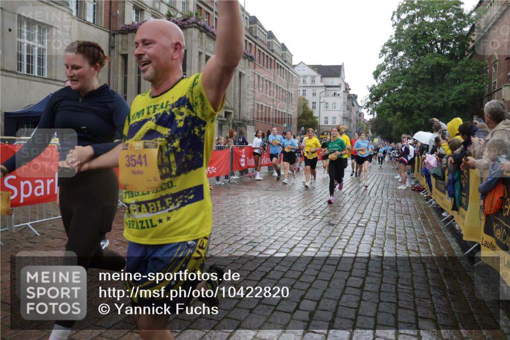 13.09.2026 - Kiel Lauf Yannick Fuchs http://msf.ph/oto/10422820 13.09.2026 10:56:42 Ziel 452, 1115, 1139, 1157, 1302, 1805, 2526, 2560, 2675, 3000, 3286, 3410, 3413, 3466, 4209, 4367, 4912, 5593, 7209, 7594, 7642, 7912, 8799, 10621, 11211, 12721, 248, 476, 574, 778, 929, 1208, 1504, 1557, 1618, 1666, 2075, 2454, 2674, 2829, 2880, 3061, 3267, 3286, 3541, 4180, 4440, 4806, 5067, 5682, 5683, 6067, 6530, 6605, 6882, 6884, 7292, 7594, 8054, 8989, 8997, 9210, 9674, 10264, 10421, 10433, 10509, 10570, 10659, 10750, 10774, 10795, 502, 1461, 10774 meine-sportfotos.de