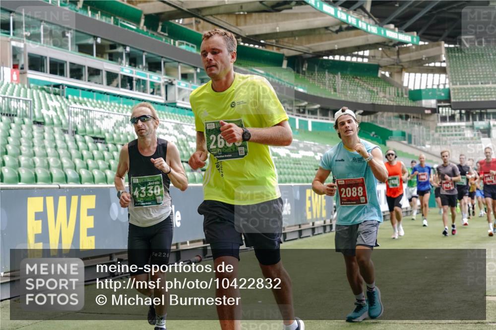 13.09.2026 - 21. swb-Marathon Bremen Michael Burmester http://msf.ph/oto/10422832 13.09.2026 13:00:13 Laufen im Stadion 135, 191, 226, 232, 242, 260, 342, 651, 687, 745, 972, 1080, 1166, 1209, 1368, 1493, 1494, 1516, 1650, 1861, 1935, 1963, 2088, 2210, 2289, 2293, 2306, 2322, 2409, 2427, 2481, 2485, 2490, 2517, 2560, 2570, 2577, 2658, 2686, 2700, 2708, 2781, 2806, 2827, 2885, 2899, 2906, 2914, 2953, 2961, 2967, 2979, 3015, 3021, 3076, 3098, 3105, 3124, 3145, 3168, 3173, 3190, 3233, 3273, 3354, 3385, 3480, 3516, 3524, 3531, 3642, 3652, 3729, 3774, 3855, 3856, 3861, 3930, 3934 meine-sportfotos.de