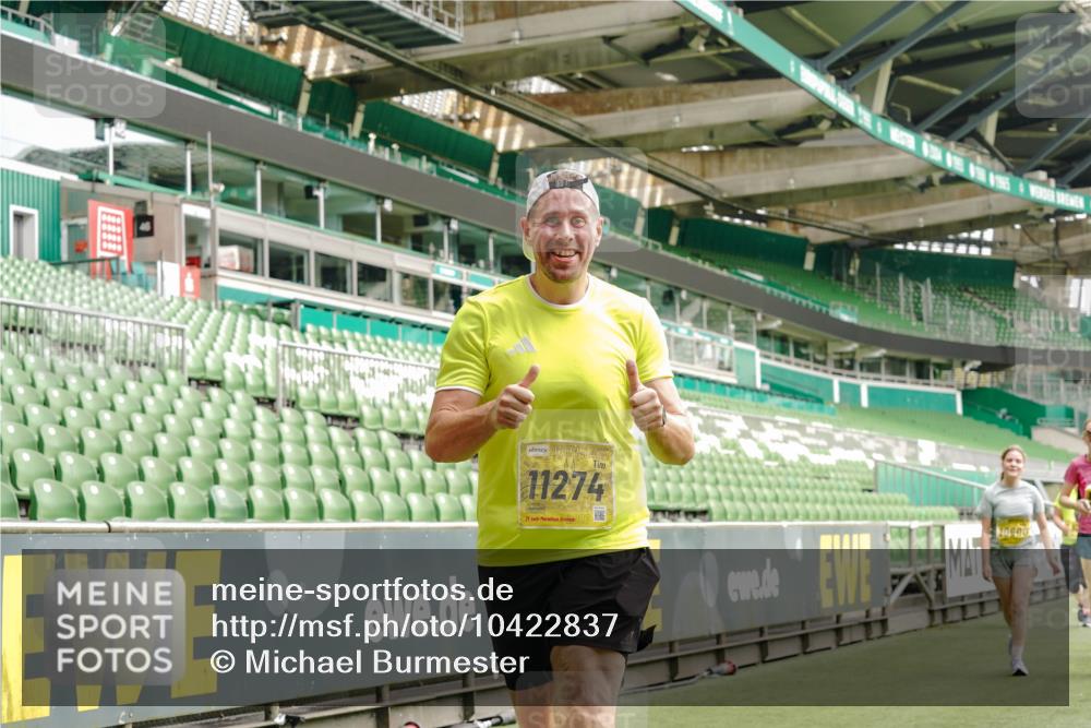 13.09.2026 - 21. swb-Marathon Bremen Michael Burmester http://msf.ph/oto/10422837 13.09.2026 10:46:01 Laufen im Stadion 10137, 10161, 10194, 10202, 10242, 10344, 10430, 10472, 10524, 10535, 10568, 10600, 10651, 10679, 10713, 10895, 10970, 10979, 11050, 11081, 11181, 11200, 11244, 11296, 11309, 11367, 11457, 11495, 11529, 11530, 11546, 11574, 11675, 11709, 11760, 11808, 11821, 11932, 12057, 12089, 12151, 12153, 12177, 12178, 12211, 12224, 12226, 12285, 12316, 12317, 12321, 12374, 12422, 12462, 12539, 10002, 10004, 10005, 10148, 10303, 10330, 10361, 10362 meine-sportfotos.de