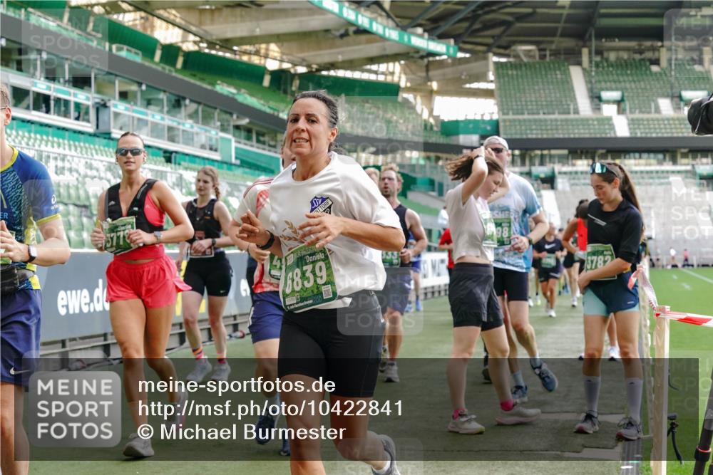 13.09.2026 - 21. swb-Marathon Bremen Michael Burmester http://msf.ph/oto/10422841 13.09.2026 13:23:02 Laufen im Stadion 128, 160, 211, 258, 324, 343, 351, 434, 533, 571, 609, 708, 851, 892, 1060, 1157, 1178, 1259, 1331, 1344, 1417, 1597, 1598, 1657, 1669, 1691, 1729, 1746, 1788, 1883, 2213, 2286, 2290, 2433, 2445, 2475, 2495, 2504, 2526, 2619, 2632, 2652, 2660, 2685, 2711, 2768, 2936, 2964, 2968, 2995, 3022, 3034, 3225, 3252, 3282, 3288, 3292, 3347, 3351, 3364, 3395, 3423, 3447, 3505, 3530, 3559, 3682, 3727, 3770, 3784, 3819, 4020, 4054, 4231, 4406, 4407, 4431, 4466, 4467, 4584, 1506 meine-sportfotos.de
