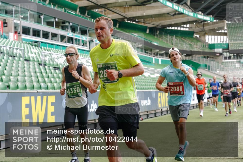 13.09.2026 - 21. swb-Marathon Bremen Michael Burmester http://msf.ph/oto/10422844 13.09.2026 13:00:13 Laufen im Stadion 135, 191, 226, 232, 242, 260, 342, 651, 687, 745, 972, 1080, 1166, 1209, 1368, 1493, 1494, 1516, 1650, 1861, 1935, 1963, 2088, 2210, 2289, 2293, 2306, 2322, 2409, 2427, 2481, 2485, 2490, 2517, 2560, 2570, 2577, 2658, 2686, 2700, 2708, 2781, 2806, 2827, 2885, 2899, 2906, 2914, 2953, 2961, 2967, 2979, 3015, 3021, 3076, 3098, 3105, 3124, 3145, 3168, 3173, 3190, 3233, 3273, 3354, 3385, 3480, 3516, 3524, 3531, 3642, 3652, 3729, 3774, 3855, 3856, 3861, 3930, 3934 meine-sportfotos.de