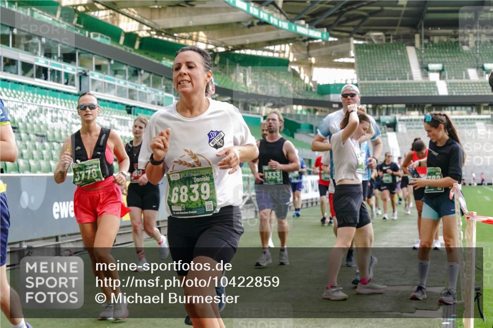13.09.2026 - 21. swb-Marathon Bremen Michael Burmester http://msf.ph/oto/10422859 13.09.2026 13:23:02 Laufen im Stadion 128, 160, 211, 258, 324, 343, 351, 434, 533, 571, 609, 708, 851, 892, 1060, 1157, 1178, 1259, 1331, 1344, 1417, 1597, 1598, 1657, 1669, 1691, 1729, 1746, 1788, 1883, 2213, 2286, 2290, 2433, 2445, 2475, 2495, 2504, 2526, 2619, 2632, 2652, 2660, 2685, 2711, 2768, 2936, 2964, 2968, 2995, 3022, 3034, 3225, 3252, 3282, 3288, 3292, 3347, 3351, 3364, 3395, 3423, 3447, 3505, 3530, 3559, 3682, 3727, 3770, 3784, 3819, 4020, 4054, 4231, 4406, 4407, 4431, 4466, 4467, 4584, 1506 meine-sportfotos.de