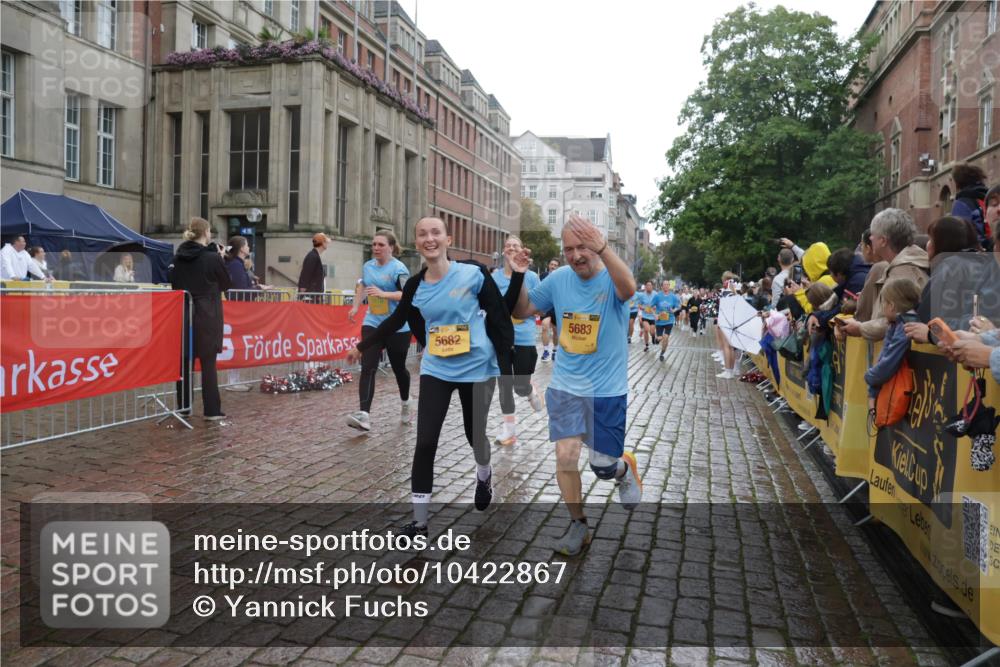 13.09.2026 - Kiel Lauf Yannick Fuchs http://msf.ph/oto/10422867 13.09.2026 10:56:50 Ziel 452, 1115, 1302, 2675, 3015, 4367, 4912, 5150, 6723, 7209, 7542, 7912, 8045, 8799, 9171, 10068, 11211, 11458, 12144, 12721, 248, 476, 929, 1139, 1157, 1504, 1557, 1618, 1666, 1805, 2075, 2454, 2526, 2560, 2674, 2880, 3000, 3061, 3286, 3410, 3413, 3466, 4180, 4209, 4440, 4806, 5067, 5593, 5682, 5683, 6067, 6530, 6882, 6884, 7209, 7594, 7642, 7912, 8989, 8997, 9674, 10264, 10509, 10621, 10659, 502, 1461, 2632, 5467, 5532, 6540, 778, 10750, 10774, 12171 meine-sportfotos.de