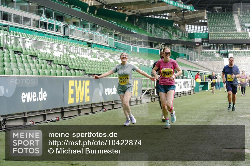 13.09.2026 - 21. swb-Marathon Bremen Michael Burmester http://msf.ph/oto/10422874 13.09.2026 10:46:04 Laufen im Stadion 10137, 10161, 10194, 10202, 10242, 10344, 10430, 10472, 10524, 10535, 10568, 10600, 10651, 10679, 10713, 10895, 10970, 10979, 11050, 11081, 11181, 11200, 11244, 11296, 11309, 11367, 11457, 11495, 11529, 11530, 11546, 11573, 11574, 11579, 11675, 11709, 11760, 11808, 11821, 11932, 12057, 12089, 12151, 12153, 12177, 12178, 12211, 12224, 12226, 12285, 12316, 12317, 12321, 12374, 12422, 12462, 12539, 10002, 10004, 10005, 10148, 10271, 10303, 10330, 10361, 10362 meine-sportfotos.de