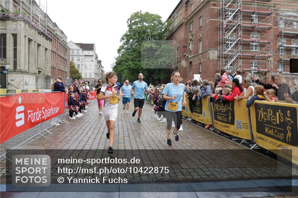 13.09.2026 - Kiel Lauf Yannick Fuchs http://msf.ph/oto/10422875 13.09.2026 09:43:53 Ziel 654, 4522, 5026, 5171, 5857, 7510, 7948, 9814, 10641, 10931, 12376, 40, 401, 623, 1049, 1833, 1857, 4171, 4256, 5964, 6377, 7773, 7857, 7905, 8066, 8770, 8834, 9323, 9934, 10189, 10300, 10460, 11246, 12101, 12164, 12575, 4092, 4283, 6550, 7753, 8300, 11653, 11655, 12098, 12373, 255, 623, 1508, 5929, 6377, 7099, 7532, 8808, 9933, 10047, 10118 meine-sportfotos.de
