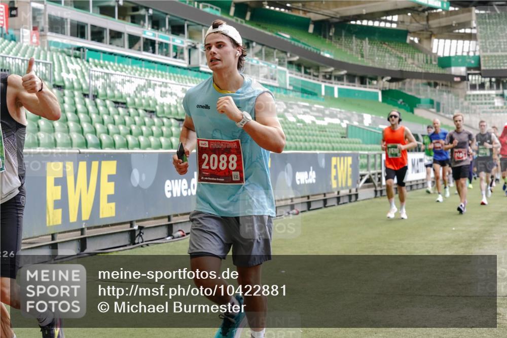 13.09.2026 - 21. swb-Marathon Bremen Michael Burmester http://msf.ph/oto/10422881 13.09.2026 13:00:14 Laufen im Stadion 135, 191, 226, 232, 242, 260, 342, 651, 687, 745, 972, 1080, 1166, 1209, 1368, 1493, 1494, 1516, 1650, 1861, 1935, 1963, 2088, 2210, 2289, 2293, 2306, 2322, 2409, 2427, 2481, 2485, 2490, 2517, 2560, 2570, 2577, 2658, 2686, 2700, 2708, 2781, 2806, 2827, 2885, 2899, 2906, 2914, 2953, 2961, 2967, 2979, 3015, 3021, 3076, 3098, 3105, 3124, 3145, 3168, 3173, 3190, 3233, 3273, 3354, 3385, 3480, 3516, 3524, 3531, 3642, 3652, 3729, 3774, 3855, 3856, 3861, 3930, 3934 meine-sportfotos.de
