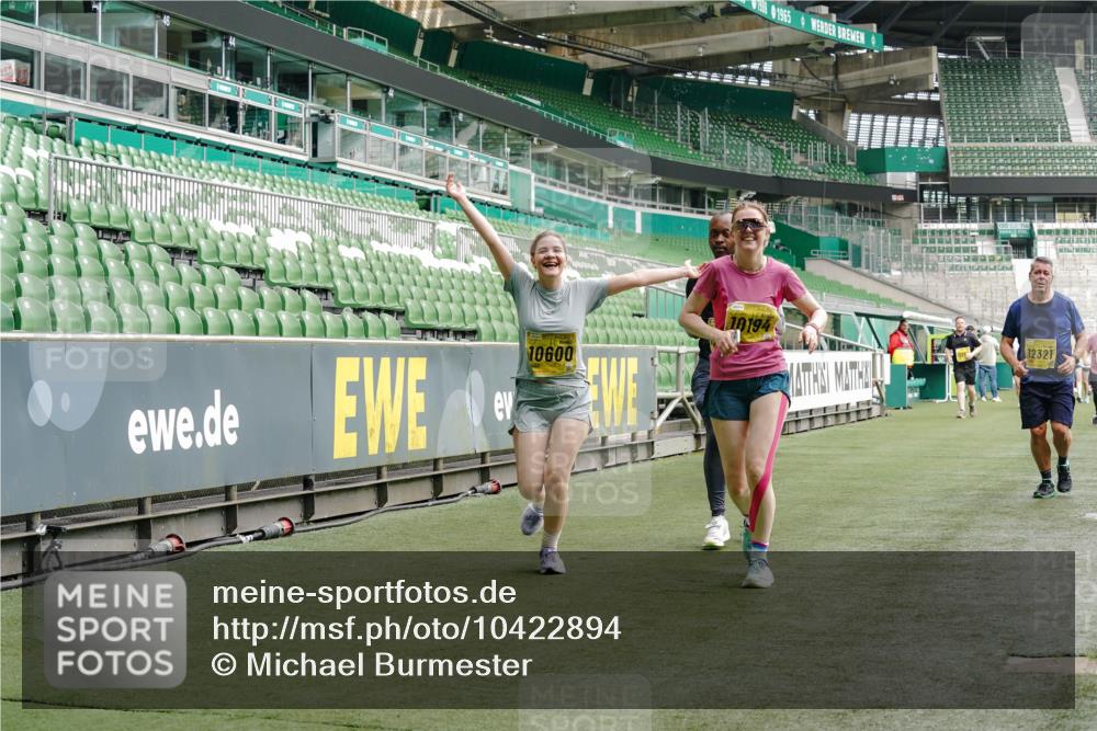 13.09.2026 - 21. swb-Marathon Bremen Michael Burmester http://msf.ph/oto/10422894 13.09.2026 10:46:04 Laufen im Stadion 10137, 10161, 10194, 10202, 10242, 10344, 10430, 10472, 10524, 10535, 10568, 10600, 10651, 10679, 10713, 10895, 10970, 10979, 11050, 11081, 11181, 11200, 11244, 11296, 11309, 11367, 11457, 11495, 11529, 11530, 11546, 11573, 11574, 11579, 11675, 11709, 11760, 11808, 11821, 11932, 12057, 12089, 12151, 12153, 12177, 12178, 12211, 12224, 12226, 12285, 12316, 12317, 12321, 12374, 12422, 12462, 12539, 10002, 10004, 10005, 10148, 10271, 10303, 10330, 10361, 10362 meine-sportfotos.de
