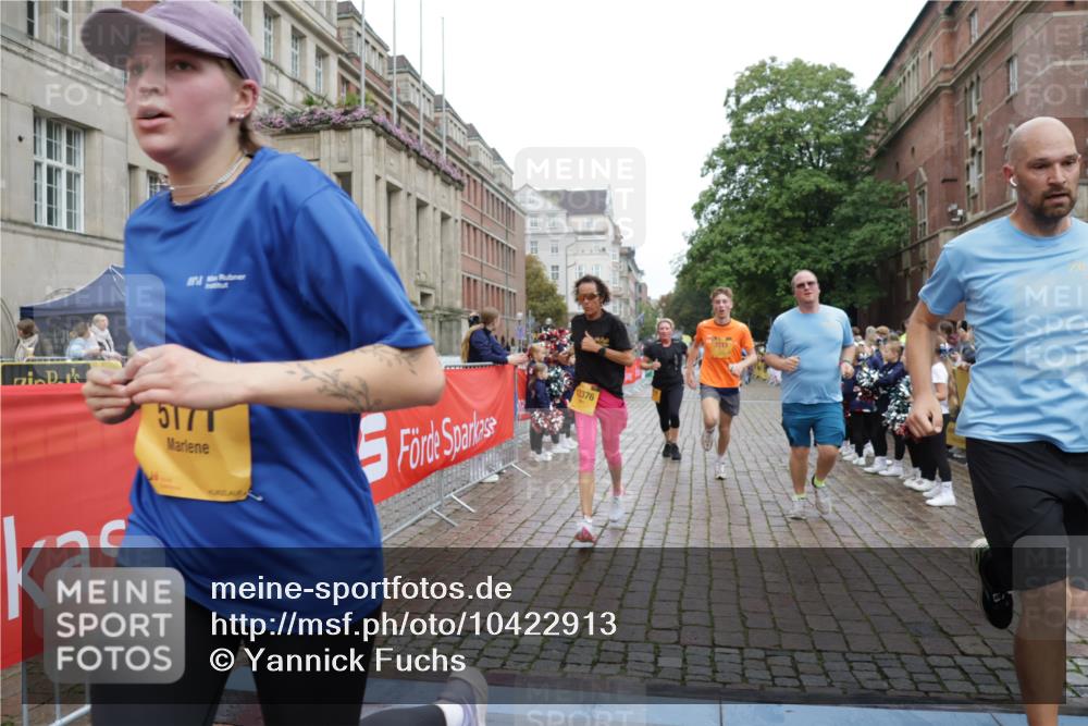 13.09.2026 - Kiel Lauf Yannick Fuchs http://msf.ph/oto/10422913 13.09.2026 09:43:55 Ziel 654, 4522, 5026, 5171, 5857, 7510, 7948, 9814, 10641, 10931, 12376, 40, 401, 1049, 1833, 1857, 4171, 4256, 5964, 6377, 7773, 7857, 7905, 8066, 8770, 8834, 9323, 9934, 10189, 10300, 10460, 11246, 12101, 12164, 12575, 793, 4092, 4283, 6550, 7753, 8300, 11653, 11655, 12098, 12373, 255, 623, 1508, 4256, 5929, 6377, 7099, 7532, 8066, 8808 meine-sportfotos.de