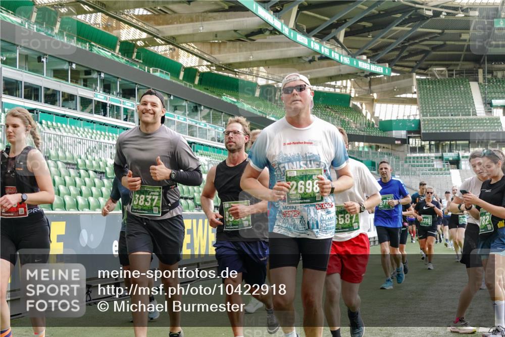 13.09.2026 - 21. swb-Marathon Bremen Michael Burmester http://msf.ph/oto/10422918 13.09.2026 13:23:04 Laufen im Stadion 128, 160, 211, 258, 324, 343, 351, 434, 533, 571, 609, 708, 851, 892, 1157, 1178, 1259, 1331, 1344, 1417, 1597, 1598, 1657, 1669, 1691, 1729, 1746, 1788, 1883, 2213, 2286, 2290, 2433, 2445, 2475, 2495, 2504, 2526, 2619, 2632, 2652, 2660, 2685, 2711, 2768, 2936, 2964, 2968, 2995, 3034, 3225, 3252, 3282, 3288, 3289, 3292, 3347, 3351, 3364, 3395, 3423, 3447, 3505, 3530, 3559, 3682, 3727, 3770, 3784, 3819, 4020, 4054, 4231, 4406, 4407, 4431, 4466, 4467, 4584, 1506 meine-sportfotos.de