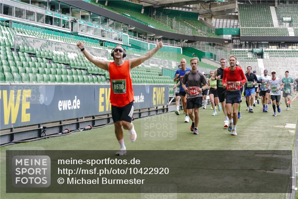 13.09.2026 - 21. swb-Marathon Bremen Michael Burmester http://msf.ph/oto/10422920 13.09.2026 13:00:16 Laufen im Stadion 135, 191, 226, 232, 242, 260, 342, 651, 687, 745, 972, 1080, 1166, 1209, 1368, 1493, 1494, 1516, 1650, 1861, 1935, 1963, 2088, 2210, 2289, 2293, 2306, 2322, 2409, 2427, 2481, 2485, 2490, 2517, 2560, 2561, 2570, 2577, 2658, 2686, 2700, 2708, 2781, 2806, 2827, 2885, 2899, 2906, 2914, 2953, 2961, 2967, 2979, 3015, 3076, 3098, 3105, 3124, 3145, 3168, 3173, 3190, 3233, 3273, 3354, 3385, 3480, 3516, 3524, 3531, 3642, 3652, 3729, 3774, 3855, 3856, 3861, 3930, 3934 meine-sportfotos.de