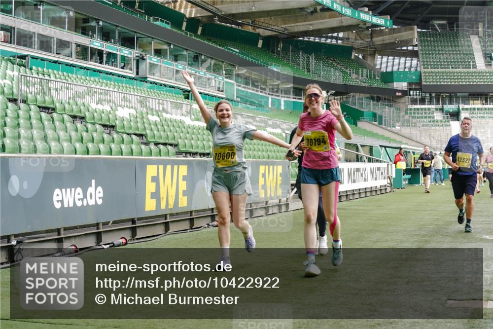 13.09.2026 - 21. swb-Marathon Bremen Michael Burmester http://msf.ph/oto/10422922 13.09.2026 10:46:04 Laufen im Stadion 10137, 10161, 10194, 10202, 10242, 10344, 10430, 10472, 10524, 10535, 10568, 10600, 10651, 10679, 10713, 10895, 10970, 10979, 11050, 11081, 11181, 11200, 11244, 11296, 11309, 11367, 11457, 11495, 11529, 11530, 11546, 11573, 11574, 11579, 11675, 11709, 11760, 11808, 11821, 11932, 12057, 12089, 12151, 12153, 12177, 12178, 12211, 12224, 12226, 12285, 12316, 12317, 12321, 12374, 12422, 12462, 12539, 10002, 10004, 10005, 10148, 10271, 10303, 10330, 10361, 10362 meine-sportfotos.de