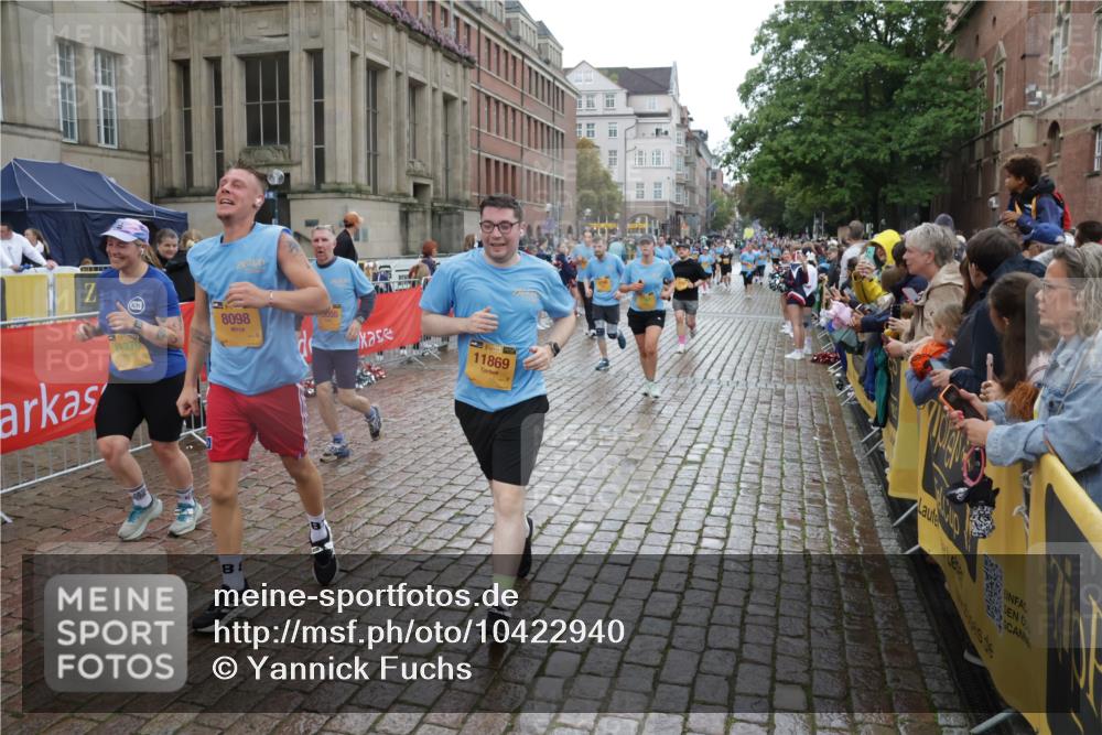 13.09.2026 - Kiel Lauf Yannick Fuchs http://msf.ph/oto/10422940 13.09.2026 10:57:54 Ziel 352, 353, 1220, 1517, 1528, 1567, 2234, 3111, 3575, 3661, 4250, 4340, 4497, 4754, 4765, 5232, 6353, 6425, 6805, 8996, 8998, 9404, 12204, 12303, 12323, 12473, 55, 156, 252, 538, 675, 1070, 1392, 1528, 1748, 2081, 3007, 3445, 3548, 3575, 3667, 3695, 3933, 4686, 4997, 5065, 5112, 5375, 5458, 5594, 6697, 6715, 7255, 7935, 8081, 8098, 8548, 8903, 9486, 9764, 9924, 9925, 10055, 10692, 10908, 11345, 11370, 11379, 11554, 11762, 11775, 11869, 12528, 12695, 721, 819, 833, 905, 987 meine-sportfotos.de