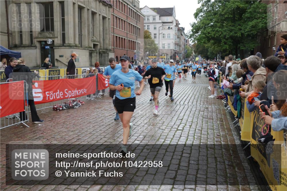13.09.2026 - Kiel Lauf Yannick Fuchs http://msf.ph/oto/10422958 13.09.2026 10:57:55 Ziel 352, 353, 1220, 1517, 1567, 2234, 3111, 3661, 4250, 4340, 4497, 4754, 4765, 5154, 5163, 5232, 6353, 6425, 6805, 8996, 8998, 9404, 10318, 12204, 12303, 12323, 12473, 55, 156, 252, 538, 675, 1070, 1392, 1528, 1748, 2081, 3007, 3445, 3548, 3575, 3667, 3933, 4686, 4997, 5112, 5375, 5458, 5594, 6697, 6715, 7255, 7935, 8081, 8098, 8548, 8903, 9486, 9764, 9925, 10055, 10692, 10908, 11345, 11370, 11379, 11554, 11762, 11775, 11869, 12528, 12695, 721, 819, 833, 905, 987, 1253 meine-sportfotos.de