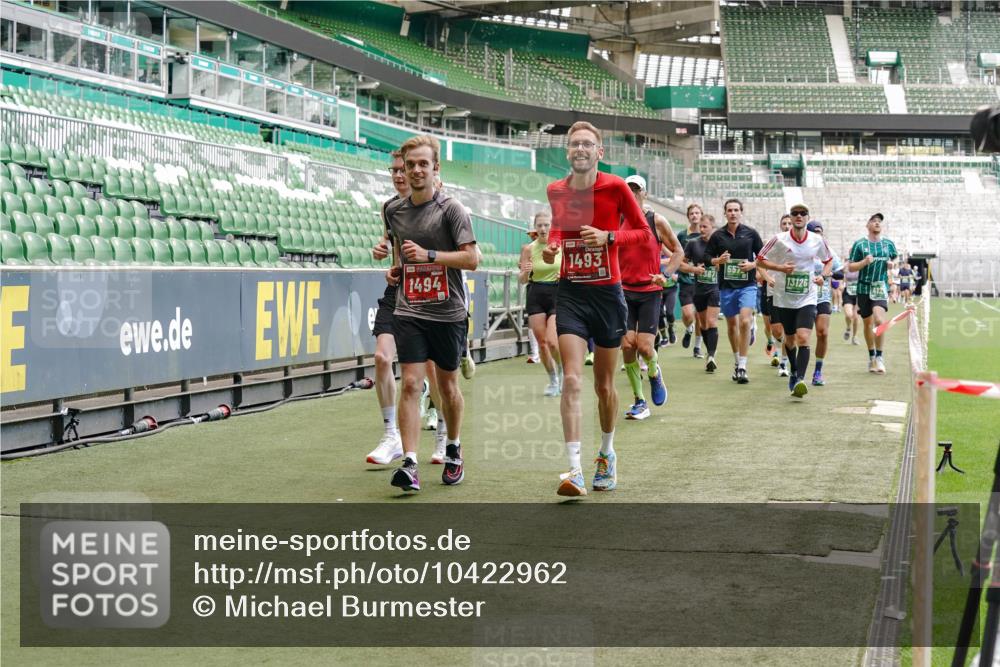13.09.2026 - 21. swb-Marathon Bremen Michael Burmester http://msf.ph/oto/10422962 13.09.2026 13:00:18 Laufen im Stadion 135, 191, 226, 232, 242, 260, 342, 651, 687, 745, 972, 1080, 1166, 1209, 1368, 1493, 1494, 1516, 1650, 1861, 1935, 1963, 2088, 2210, 2289, 2293, 2306, 2322, 2409, 2427, 2481, 2485, 2490, 2517, 2560, 2561, 2570, 2627, 2658, 2686, 2700, 2708, 2781, 2806, 2827, 2885, 2899, 2906, 2914, 2953, 2961, 2967, 2979, 3015, 3076, 3098, 3105, 3124, 3145, 3168, 3173, 3190, 3233, 3273, 3354, 3385, 3480, 3516, 3524, 3531, 3642, 3652, 3729, 3774, 3855, 3856, 3861, 3930, 3934 meine-sportfotos.de