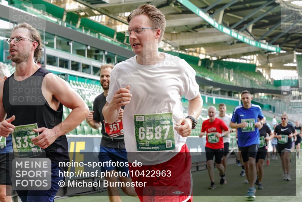 13.09.2026 - 21. swb-Marathon Bremen Michael Burmester http://msf.ph/oto/10422963 13.09.2026 13:23:06 Laufen im Stadion 128, 137, 160, 211, 258, 324, 343, 351, 434, 533, 571, 609, 708, 721, 851, 892, 1157, 1178, 1259, 1331, 1344, 1417, 1597, 1598, 1657, 1669, 1691, 1729, 1746, 1788, 1883, 2213, 2286, 2290, 2433, 2445, 2475, 2495, 2503, 2504, 2526, 2619, 2632, 2652, 2660, 2685, 2711, 2768, 2936, 2964, 2968, 3034, 3225, 3252, 3282, 3288, 3289, 3292, 3347, 3351, 3364, 3395, 3423, 3447, 3505, 3530, 3559, 3682, 3727, 3770, 3784, 3819, 4020, 4054, 4231, 4406, 4407, 4431, 4466, 4467, 4584, 1506 meine-sportfotos.de