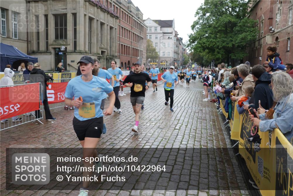 13.09.2026 - Kiel Lauf Yannick Fuchs http://msf.ph/oto/10422964 13.09.2026 10:57:56 Ziel 352, 353, 1220, 1517, 1567, 2234, 3111, 3661, 4250, 4340, 4497, 4754, 4765, 5154, 5163, 5232, 6353, 6425, 6805, 8996, 8998, 9404, 10318, 12204, 12303, 12473, 12633, 12634, 55, 156, 252, 538, 675, 1070, 1392, 1528, 1748, 2081, 3007, 3445, 3548, 3575, 3667, 3933, 4686, 4997, 5112, 5375, 5458, 5594, 6697, 6715, 7255, 7935, 8081, 8548, 8903, 9486, 9764, 9925, 10055, 10692, 10908, 11345, 11379, 11554, 11762, 11775, 12528, 12695, 721, 819, 833, 905, 987, 1253 meine-sportfotos.de
