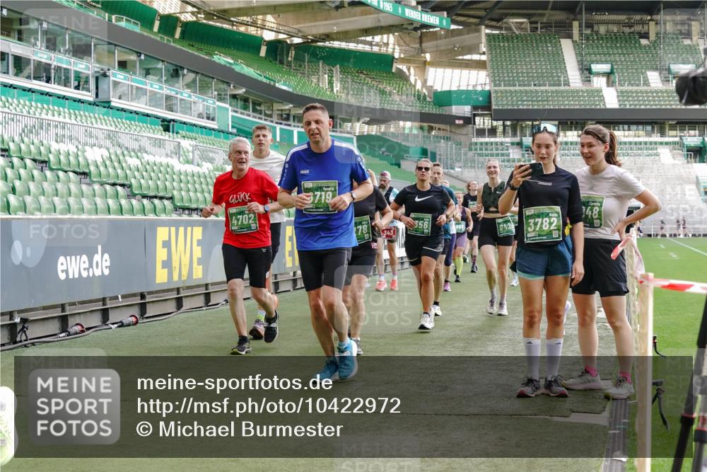 13.09.2026 - 21. swb-Marathon Bremen Michael Burmester http://msf.ph/oto/10422972 13.09.2026 13:23:06 Laufen im Stadion 128, 137, 160, 211, 258, 324, 343, 351, 434, 533, 571, 609, 708, 721, 851, 892, 1157, 1178, 1259, 1331, 1344, 1417, 1597, 1598, 1657, 1669, 1691, 1729, 1746, 1788, 1883, 2213, 2286, 2290, 2433, 2445, 2475, 2495, 2503, 2504, 2526, 2619, 2632, 2652, 2660, 2685, 2711, 2768, 2936, 2964, 2968, 3034, 3225, 3252, 3282, 3288, 3289, 3292, 3347, 3351, 3364, 3395, 3423, 3447, 3505, 3530, 3559, 3682, 3727, 3770, 3784, 3819, 4020, 4054, 4231, 4406, 4407, 4431, 4466, 4467, 4584, 1506 meine-sportfotos.de