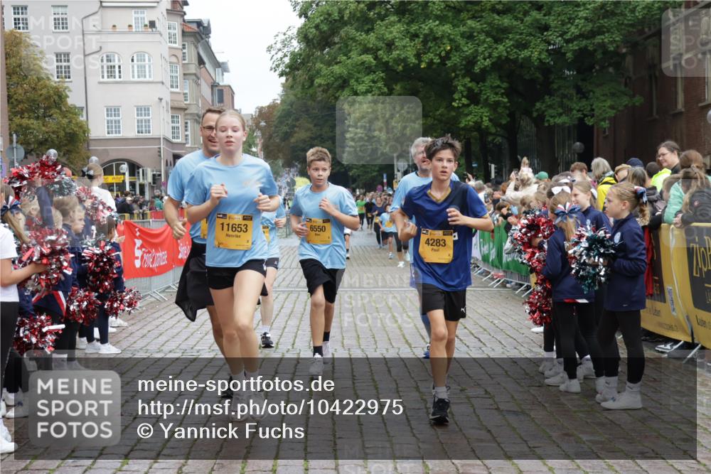 13.09.2026 - Kiel Lauf Yannick Fuchs http://msf.ph/oto/10422975 13.09.2026 09:44:04 Ziel 4283, 5026, 6550, 8300, 9814, 11653, 11655, 12098, 40, 654, 1049, 1833, 1857, 4171, 4522, 5171, 5857, 5964, 7510, 7773, 7905, 7948, 8770, 8834, 9323, 9814, 9934, 10300, 10460, 10641, 10931, 11246, 12101, 12164, 12376, 12575, 537, 793, 1053, 2031, 2437, 3688, 4092, 4573, 7744, 7753, 12318, 12373, 12437, 40, 401, 1857, 4256, 7773, 7857, 8066, 8770, 10189, 10300, 12575 meine-sportfotos.de
