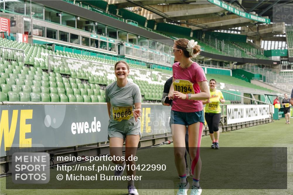 13.09.2026 - 21. swb-Marathon Bremen Michael Burmester http://msf.ph/oto/10422990 13.09.2026 10:46:06 Laufen im Stadion 10137, 10161, 10194, 10202, 10242, 10344, 10430, 10472, 10524, 10535, 10568, 10600, 10651, 10679, 10713, 10895, 10970, 10979, 11050, 11081, 11181, 11200, 11244, 11296, 11309, 11367, 11457, 11495, 11529, 11530, 11546, 11573, 11574, 11579, 11675, 11709, 11760, 11808, 11821, 11932, 12057, 12089, 12151, 12153, 12177, 12178, 12211, 12224, 12226, 12285, 12316, 12317, 12321, 12374, 12422, 12462, 12539, 10002, 10004, 10005, 10148, 10271, 10303, 10330, 10361, 10362 meine-sportfotos.de