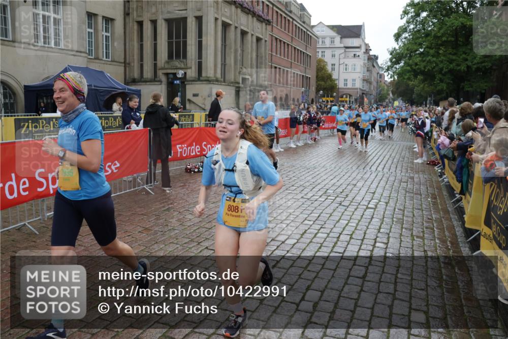 13.09.2026 - Kiel Lauf Yannick Fuchs http://msf.ph/oto/10422991 13.09.2026 10:57:59 Ziel 352, 353, 905, 1220, 1517, 1567, 1778, 2234, 3111, 3661, 4250, 4340, 4497, 4765, 5154, 5163, 5232, 6353, 6425, 8253, 8470, 8996, 8998, 9404, 10086, 10318, 12204, 12303, 12473, 12633, 12634, 55, 156, 252, 538, 675, 1070, 1392, 1528, 2081, 3007, 3111, 3548, 3575, 3661, 3667, 3933, 4686, 4754, 4997, 5112, 5375, 5458, 5594, 6697, 6715, 6805, 7255, 7935, 8081, 8548, 8903, 9486, 9925, 10692, 10908, 11345, 11379, 11554, 11762, 11775, 12528, 721, 819, 833, 987, 1253 meine-sportfotos.de