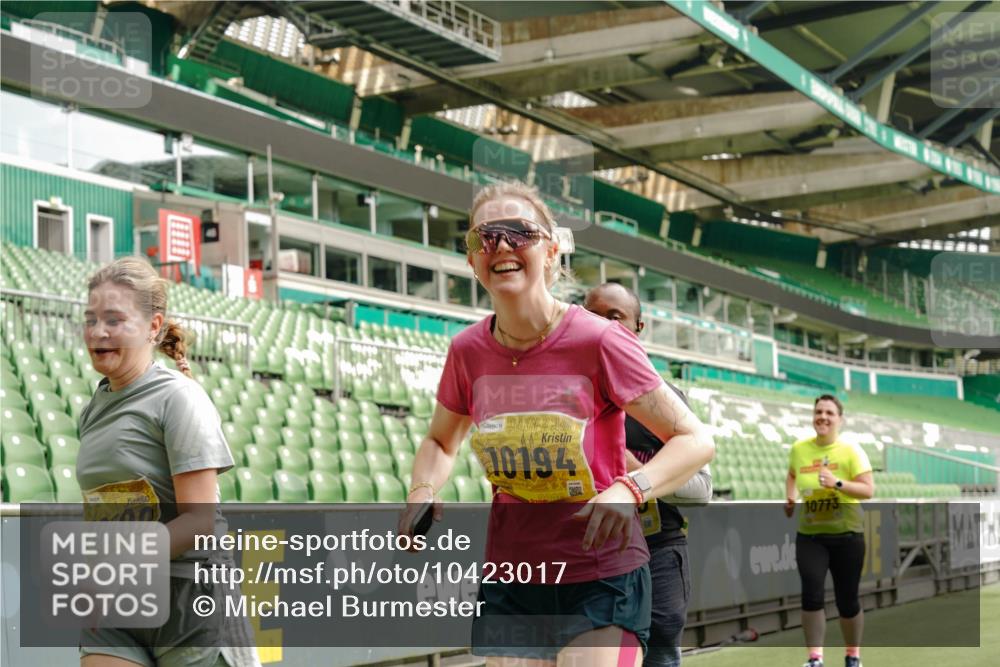 13.09.2026 - 21. swb-Marathon Bremen Michael Burmester http://msf.ph/oto/10423017 13.09.2026 10:46:07 Laufen im Stadion 10137, 10161, 10194, 10202, 10242, 10344, 10430, 10472, 10524, 10535, 10568, 10600, 10651, 10679, 10713, 10895, 10970, 10979, 11050, 11081, 11181, 11200, 11244, 11296, 11309, 11367, 11457, 11495, 11529, 11530, 11546, 11573, 11574, 11579, 11675, 11709, 11760, 11808, 11821, 11932, 12057, 12089, 12151, 12153, 12177, 12178, 12211, 12224, 12226, 12285, 12316, 12317, 12321, 12374, 12422, 12462, 12539, 10002, 10004, 10005, 10148, 10271, 10303, 10330, 10361, 10362 meine-sportfotos.de