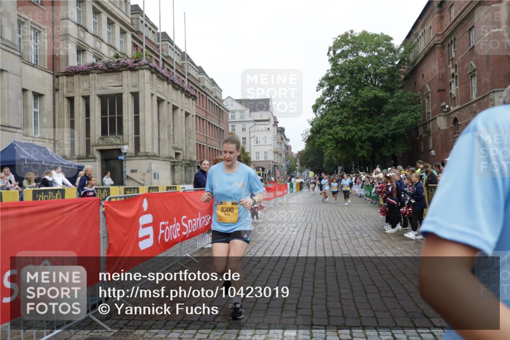 13.09.2026 - Kiel Lauf Yannick Fuchs http://msf.ph/oto/10423019 13.09.2026 09:44:07 Ziel 4092, 4283, 5026, 6550, 7753, 8300, 11653, 11655, 12098, 12373, 654, 1049, 1833, 4171, 4522, 5171, 5857, 5964, 7510, 7773, 7905, 7948, 8770, 8834, 9323, 9814, 9934, 10460, 10641, 10931, 11246, 12101, 12164, 12376, 537, 793, 801, 1053, 1849, 2031, 2437, 2868, 3688, 4098, 4573, 6892, 7121, 7744, 12318, 12437, 40, 401, 1049, 1857, 4171, 7773, 7857, 7905, 8770, 8834, 10189, 10300, 11246, 12101, 12575 meine-sportfotos.de