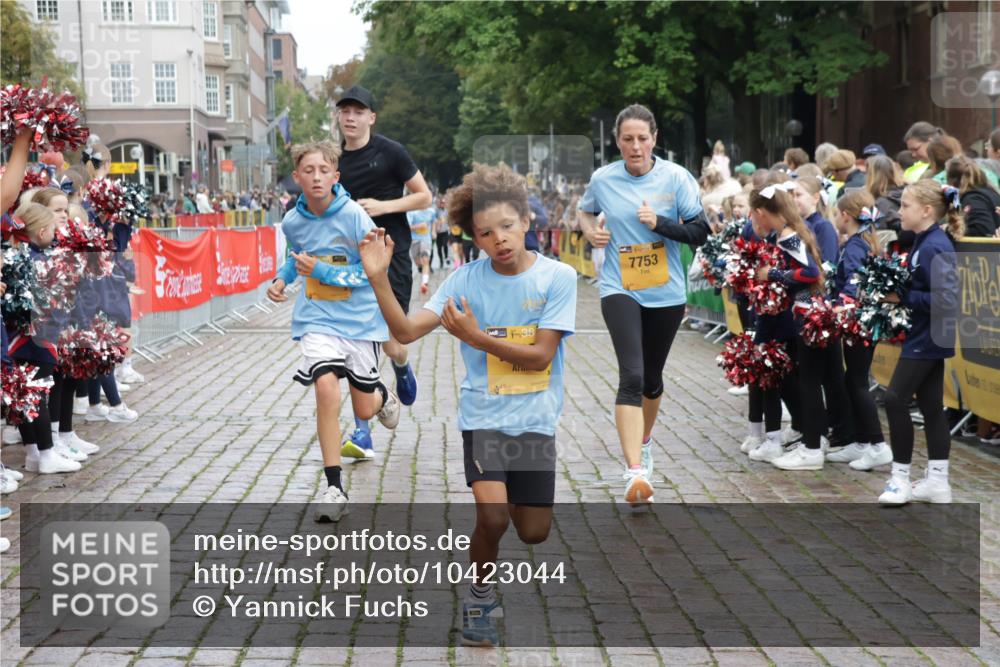 13.09.2026 - Kiel Lauf Yannick Fuchs http://msf.ph/oto/10423044 13.09.2026 09:44:12 Ziel 537, 793, 2031, 2437, 4092, 4283, 6550, 7753, 8300, 11653, 11655, 12098, 12373, 12437, 654, 1833, 4522, 5026, 5171, 5857, 5964, 7510, 7948, 9323, 9814, 9934, 10460, 10641, 10931, 11653, 12164, 12376, 801, 958, 1053, 1849, 1866, 2045, 2212, 2868, 3198, 3688, 4098, 4573, 6892, 6895, 7121, 7430, 7744, 12318, 40, 1049, 1833, 1857, 4171, 7773, 7905, 8770, 8834, 9323, 9934, 10460, 11246, 12101, 12164 meine-sportfotos.de
