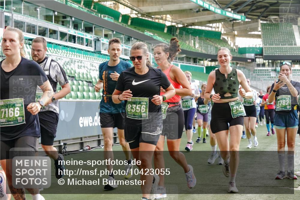 13.09.2026 - 21. swb-Marathon Bremen Michael Burmester http://msf.ph/oto/10423055 13.09.2026 13:23:10 Laufen im Stadion 128, 137, 160, 182, 211, 324, 343, 351, 434, 533, 571, 609, 708, 721, 743, 851, 892, 1157, 1178, 1259, 1331, 1344, 1417, 1597, 1598, 1657, 1669, 1691, 1729, 1746, 1788, 1883, 2213, 2286, 2290, 2433, 2445, 2475, 2495, 2503, 2504, 2526, 2619, 2632, 2652, 2660, 2685, 2711, 2768, 2936, 2964, 2968, 3252, 3282, 3288, 3289, 3292, 3347, 3351, 3364, 3395, 3423, 3447, 3505, 3530, 3559, 3682, 3727, 3770, 3784, 3819, 4020, 4054, 4231, 4406, 4407, 4431, 4466, 4467, 4584, 1506 meine-sportfotos.de