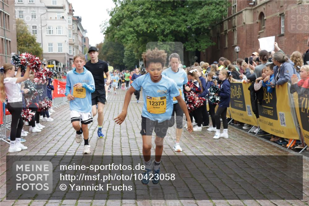 13.09.2026 - Kiel Lauf Yannick Fuchs http://msf.ph/oto/10423058 13.09.2026 09:44:12 Ziel 537, 793, 2031, 2437, 4092, 4283, 6550, 7753, 8300, 11653, 11655, 12098, 12373, 12437, 654, 1833, 4522, 5026, 5171, 5857, 5964, 7510, 7948, 9323, 9814, 9934, 10460, 10641, 10931, 11653, 12164, 12376, 801, 958, 1053, 1849, 1866, 2045, 2212, 2868, 3198, 3688, 4098, 4573, 6892, 6895, 7121, 7430, 7744, 12318, 40, 1049, 1833, 1857, 4171, 7773, 7905, 8770, 8834, 9323, 9934, 10460, 11246, 12101, 12164 meine-sportfotos.de