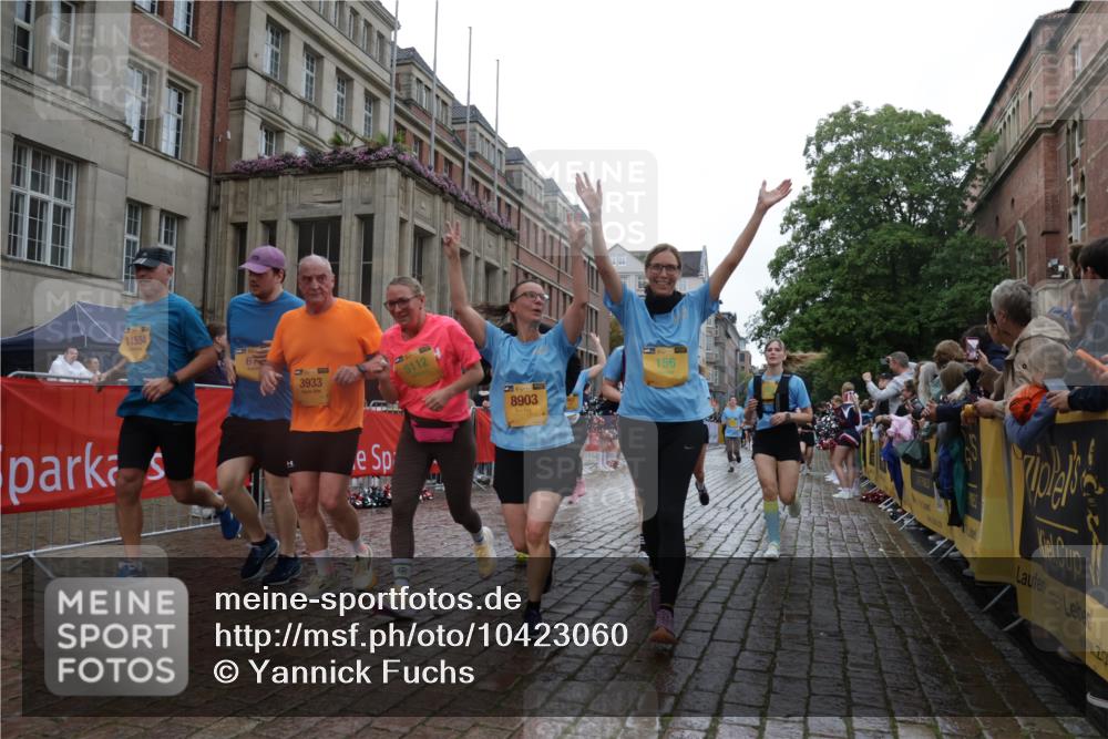 13.09.2026 - Kiel Lauf Yannick Fuchs http://msf.ph/oto/10423060 13.09.2026 10:58:14 Ziel 721, 819, 833, 987, 1253, 1351, 1404, 1910, 2309, 3222, 3325, 3326, 3671, 4160, 4212, 4592, 5172, 5314, 5540, 5668, 5958, 6345, 6982, 7256, 7340, 7412, 8470, 9309, 9476, 10364, 10765, 10785, 10805, 11238, 11613, 12123, 12456, 12701, 12821, 12840, 156, 252, 352, 353, 538, 675, 905, 1220, 1517, 1528, 1567, 1778, 2234, 3111, 3548, 3575, 3661, 3667, 3933, 4250, 4340, 4497, 4754, 4765, 4997, 5112, 5154, 5163, 5232, 5458, 6353, 6425, 6805, 8548, 8903, 11345, 11554, 91 meine-sportfotos.de