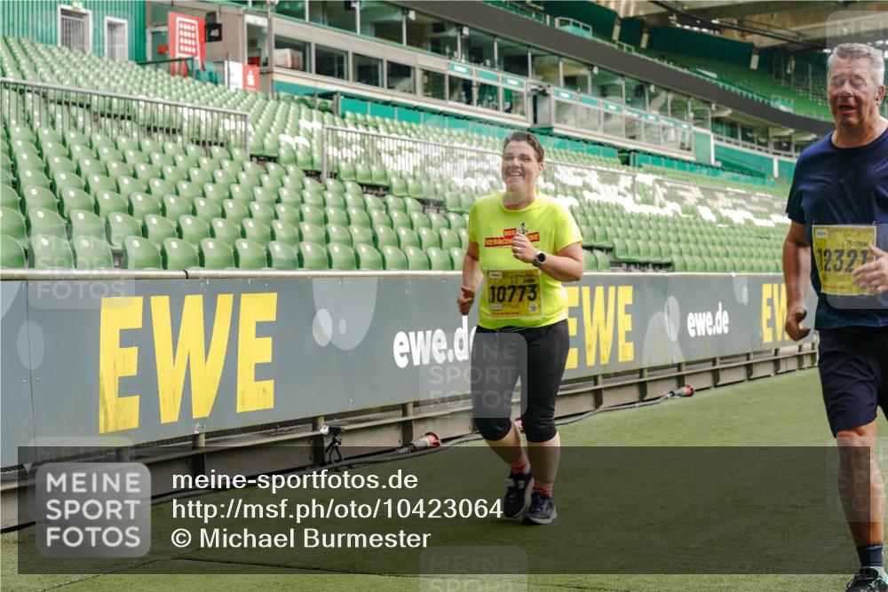 13.09.2026 - 21. swb-Marathon Bremen Michael Burmester http://msf.ph/oto/10423064 13.09.2026 10:46:09 Laufen im Stadion 10137, 10161, 10194, 10202, 10242, 10344, 10430, 10472, 10524, 10535, 10568, 10600, 10651, 10679, 10713, 10895, 10970, 10979, 11050, 11081, 11181, 11200, 11244, 11296, 11309, 11367, 11457, 11495, 11529, 11530, 11546, 11573, 11574, 11579, 11675, 11709, 11760, 11808, 11821, 11932, 12057, 12089, 12151, 12153, 12177, 12178, 12211, 12224, 12226, 12285, 12316, 12317, 12321, 12374, 12422, 12462, 12539, 10002, 10004, 10005, 10148, 10271, 10303, 10330, 10361, 10362 meine-sportfotos.de