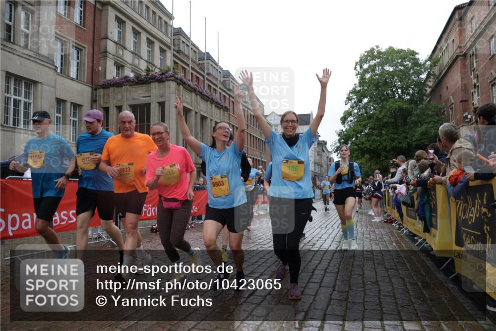 13.09.2026 - Kiel Lauf Yannick Fuchs http://msf.ph/oto/10423065 13.09.2026 10:58:14 Ziel 721, 819, 833, 987, 1253, 1351, 1404, 1910, 2309, 3222, 3325, 3326, 3671, 4160, 4212, 4592, 5172, 5314, 5540, 5668, 5958, 6345, 6982, 7256, 7340, 7412, 8470, 9309, 9476, 10364, 10765, 10785, 10805, 11238, 11613, 12123, 12456, 12701, 12821, 12840, 156, 252, 352, 353, 538, 675, 905, 1220, 1517, 1528, 1567, 1778, 2234, 3111, 3548, 3575, 3661, 3667, 3933, 4250, 4340, 4497, 4754, 4765, 4997, 5112, 5154, 5163, 5232, 5458, 6353, 6425, 6805, 8548, 8903, 11345, 11554, 91 meine-sportfotos.de