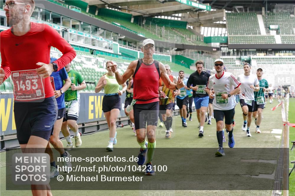 13.09.2026 - 21. swb-Marathon Bremen Michael Burmester http://msf.ph/oto/10423100 13.09.2026 13:00:20 Laufen im Stadion 135, 191, 226, 232, 242, 260, 318, 342, 651, 687, 745, 972, 1080, 1166, 1209, 1368, 1493, 1494, 1516, 1650, 1861, 1935, 1963, 2088, 2210, 2289, 2293, 2306, 2322, 2409, 2427, 2481, 2485, 2490, 2517, 2560, 2561, 2570, 2627, 2658, 2686, 2700, 2708, 2781, 2806, 2827, 2885, 2899, 2906, 2914, 2953, 2961, 2967, 2979, 3015, 3076, 3098, 3105, 3124, 3145, 3168, 3173, 3190, 3233, 3273, 3354, 3385, 3480, 3516, 3524, 3531, 3642, 3652, 3729, 3774, 3855, 3856, 3861, 3930, 3934 meine-sportfotos.de