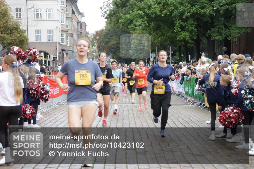13.09.2026 - Kiel Lauf Yannick Fuchs http://msf.ph/oto/10423102 13.09.2026 09:44:16 Ziel 537, 793, 1053, 2031, 2437, 3688, 4092, 4573, 7753, 12318, 12373, 12437, 654, 4283, 4522, 5026, 5171, 5857, 5964, 6550, 7510, 7948, 8300, 9814, 10641, 10931, 11653, 11655, 12098, 12376, 801, 958, 1849, 1866, 2045, 2212, 2787, 2868, 3198, 3209, 4098, 4316, 6892, 6895, 7121, 7430, 7744, 12161, 1833, 5964, 9323, 9934, 10460, 12164 meine-sportfotos.de