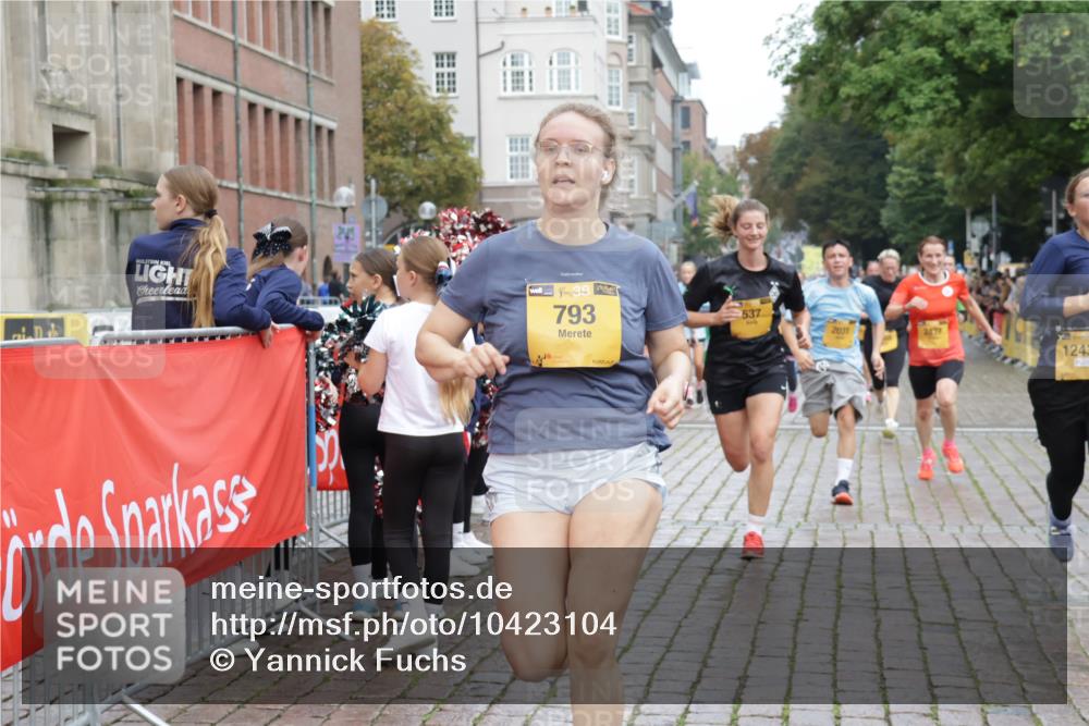 13.09.2026 - Kiel Lauf Yannick Fuchs http://msf.ph/oto/10423104 13.09.2026 09:44:16 Ziel 537, 793, 1053, 2031, 2437, 3688, 4092, 4573, 7753, 12318, 12373, 12437, 654, 4283, 4522, 5026, 5171, 5857, 5964, 6550, 7510, 7948, 8300, 9814, 10641, 10931, 11653, 11655, 12098, 12376, 801, 958, 1849, 1866, 2045, 2212, 2787, 2868, 3198, 3209, 4098, 4316, 6892, 6895, 7121, 7430, 7744, 12161, 1833, 5964, 9323, 9934, 10460, 12164 meine-sportfotos.de