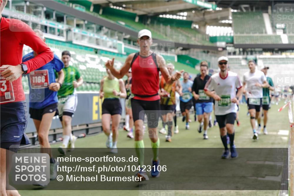 13.09.2026 - 21. swb-Marathon Bremen Michael Burmester http://msf.ph/oto/10423106 13.09.2026 13:00:20 Laufen im Stadion 135, 191, 226, 232, 242, 260, 318, 342, 651, 687, 745, 972, 1080, 1166, 1209, 1368, 1493, 1494, 1516, 1650, 1861, 1935, 1963, 2088, 2210, 2289, 2293, 2306, 2322, 2409, 2427, 2481, 2485, 2490, 2517, 2560, 2561, 2570, 2627, 2658, 2686, 2700, 2708, 2781, 2806, 2827, 2885, 2899, 2906, 2914, 2953, 2961, 2967, 2979, 3015, 3076, 3098, 3105, 3124, 3145, 3168, 3173, 3190, 3233, 3273, 3354, 3385, 3480, 3516, 3524, 3531, 3642, 3652, 3729, 3774, 3855, 3856, 3861, 3930, 3934 meine-sportfotos.de