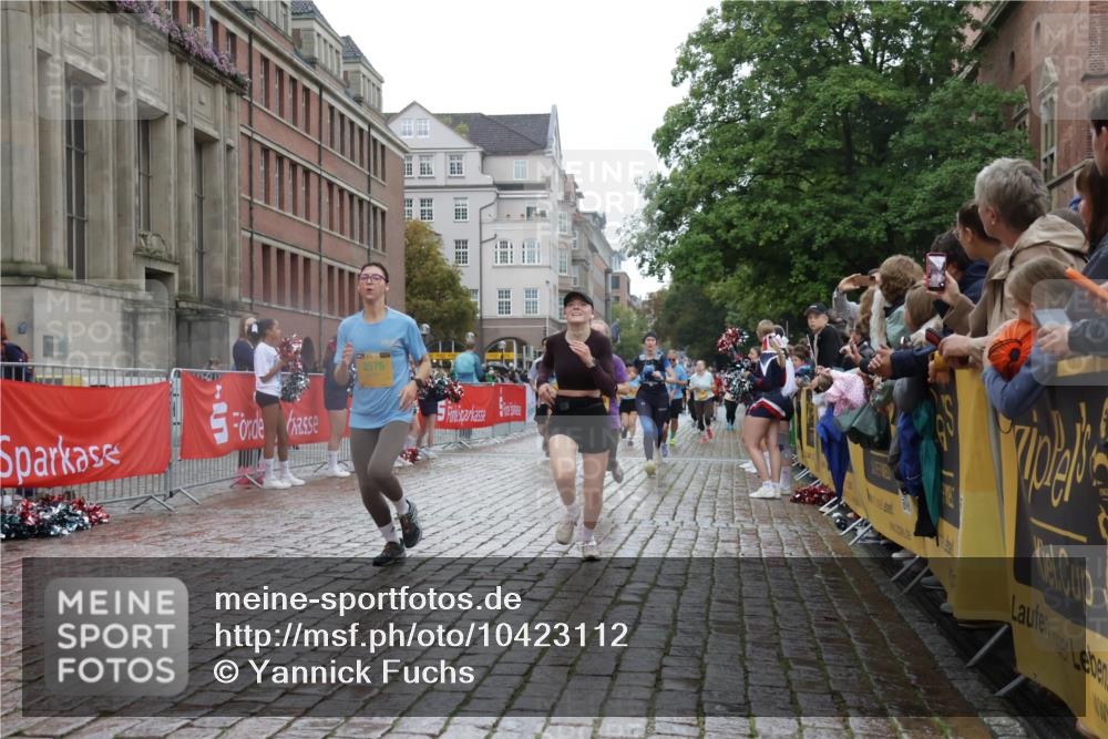 13.09.2026 - Kiel Lauf Yannick Fuchs http://msf.ph/oto/10423112 13.09.2026 10:58:17 Ziel 721, 819, 833, 987, 1253, 1404, 1858, 1910, 2309, 3222, 3325, 3326, 3671, 4160, 4212, 5172, 5314, 5540, 5668, 6345, 6982, 7256, 7340, 7482, 9309, 9458, 9476, 9827, 10364, 10805, 11238, 11460, 12123, 12199, 12456, 12701, 12821, 12840, 352, 353, 905, 1220, 1351, 1517, 1528, 1567, 1778, 2234, 3111, 3575, 3661, 3667, 4250, 4340, 4497, 4592, 4754, 4765, 4997, 5154, 5163, 5232, 5458, 5540, 5958, 6353, 6425, 6805, 91 meine-sportfotos.de