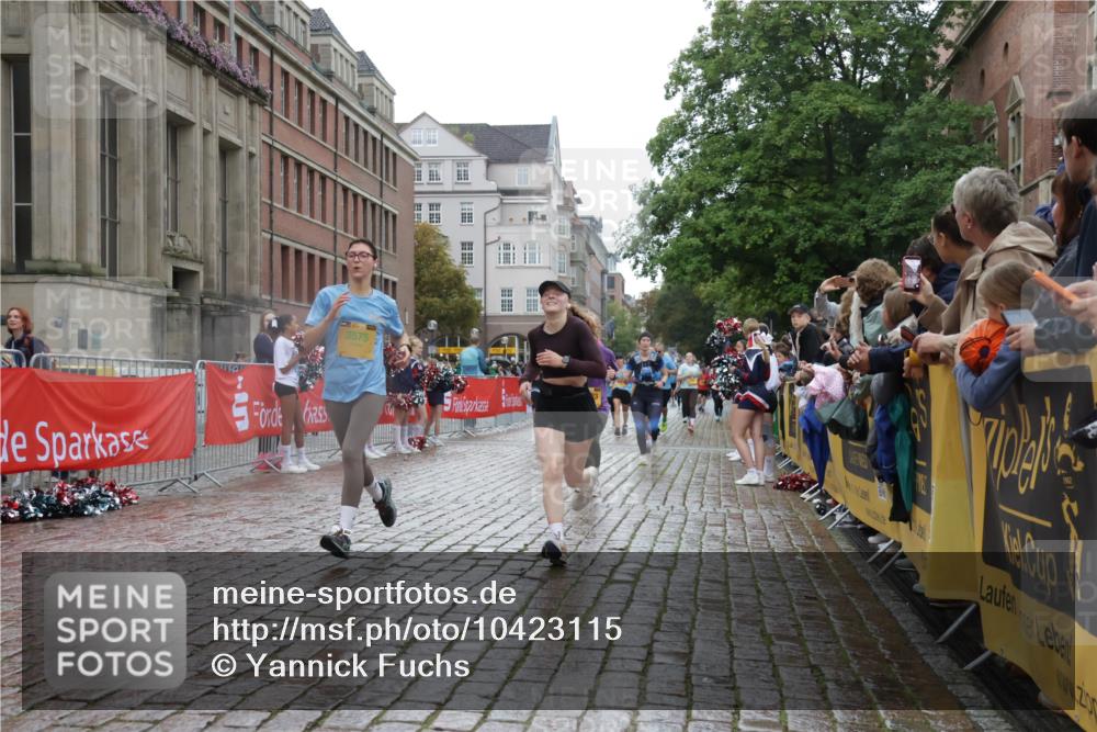 13.09.2026 - Kiel Lauf Yannick Fuchs http://msf.ph/oto/10423115 13.09.2026 10:58:17 Ziel 721, 819, 833, 987, 1253, 1404, 1858, 1910, 2309, 3222, 3325, 3326, 3671, 4160, 4212, 5172, 5314, 5540, 5668, 6345, 6982, 7256, 7340, 7482, 9309, 9458, 9476, 9827, 10364, 10805, 11238, 11460, 12123, 12199, 12456, 12701, 12821, 12840, 352, 353, 905, 1220, 1351, 1517, 1528, 1567, 1778, 2234, 3111, 3575, 3661, 3667, 4250, 4340, 4497, 4592, 4754, 4765, 4997, 5154, 5163, 5232, 5458, 5540, 5958, 6353, 6425, 6805, 91 meine-sportfotos.de