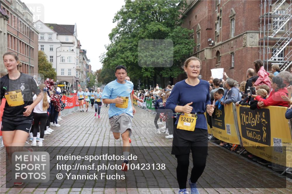 13.09.2026 - Kiel Lauf Yannick Fuchs http://msf.ph/oto/10423138 13.09.2026 09:44:18 Ziel 537, 793, 1053, 2031, 2437, 3688, 4092, 4573, 7744, 7753, 12318, 12373, 12437, 654, 4283, 4522, 5026, 5171, 5857, 6550, 7510, 7948, 8300, 9814, 10641, 10931, 11653, 11655, 12098, 12376, 801, 912, 958, 1849, 1866, 2045, 2212, 2787, 2868, 3198, 3209, 4098, 4316, 6892, 6895, 7121, 7430, 12161, 1833, 5964, 9323, 9934, 10460, 12164 meine-sportfotos.de