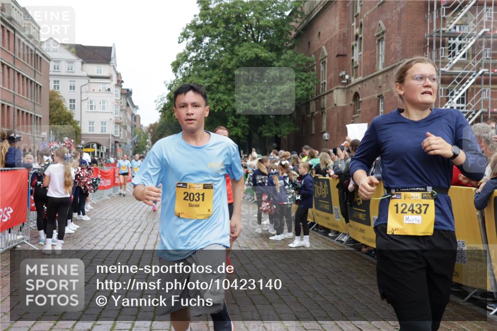 13.09.2026 - Kiel Lauf Yannick Fuchs http://msf.ph/oto/10423140 13.09.2026 09:44:19 Ziel 537, 793, 1053, 2031, 2437, 3688, 4092, 4573, 7744, 7753, 12318, 12373, 12437, 654, 4283, 4522, 5026, 5171, 5857, 6550, 7510, 7948, 8300, 9814, 10641, 10931, 11653, 11655, 12098, 12376, 801, 912, 958, 1849, 1866, 2045, 2212, 2787, 2868, 3198, 3209, 4098, 4316, 6892, 6895, 7121, 7430, 12161, 1833, 5964, 9323, 9934, 10460, 12164 meine-sportfotos.de