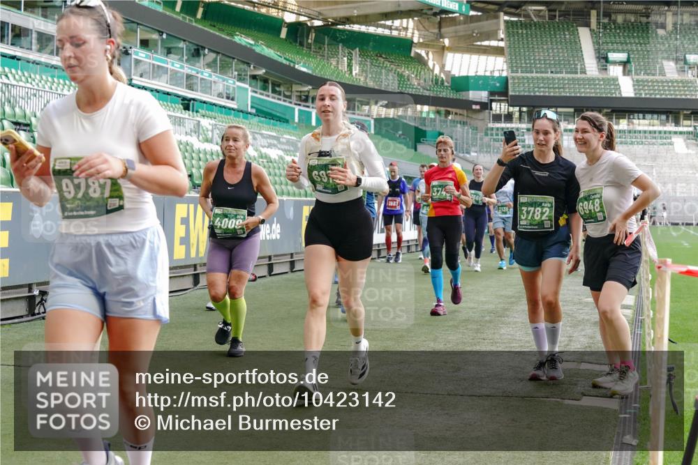 13.09.2026 - 21. swb-Marathon Bremen Michael Burmester http://msf.ph/oto/10423142 13.09.2026 13:23:12 Laufen im Stadion 128, 137, 160, 182, 211, 324, 343, 434, 533, 571, 609, 708, 721, 743, 892, 1157, 1178, 1259, 1331, 1344, 1417, 1597, 1598, 1657, 1669, 1691, 1729, 1746, 1788, 1883, 2213, 2286, 2290, 2433, 2445, 2475, 2495, 2503, 2504, 2526, 2619, 2632, 2652, 2660, 2685, 2711, 2768, 2936, 2964, 2968, 3252, 3282, 3288, 3289, 3292, 3347, 3351, 3364, 3395, 3423, 3447, 3505, 3530, 3559, 3682, 3727, 3770, 3784, 3819, 4020, 4054, 4231, 4406, 4407, 4431, 4466, 4467, 4584, 1506 meine-sportfotos.de