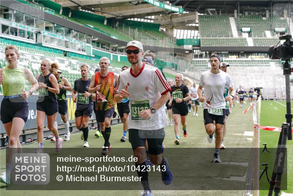 13.09.2026 - 21. swb-Marathon Bremen Michael Burmester http://msf.ph/oto/10423143 13.09.2026 13:00:22 Laufen im Stadion 135, 191, 226, 232, 242, 260, 318, 342, 651, 687, 745, 972, 1080, 1166, 1209, 1368, 1493, 1494, 1516, 1650, 1861, 1935, 1963, 2088, 2210, 2289, 2293, 2306, 2322, 2370, 2409, 2427, 2481, 2485, 2490, 2517, 2560, 2561, 2570, 2627, 2658, 2686, 2700, 2708, 2781, 2806, 2827, 2885, 2899, 2906, 2914, 2953, 2961, 2967, 2979, 3015, 3076, 3098, 3105, 3124, 3145, 3168, 3173, 3190, 3233, 3273, 3354, 3385, 3480, 3516, 3524, 3531, 3642, 3652, 3729, 3774, 3855, 3856, 3861, 3930, 3934 meine-sportfotos.de