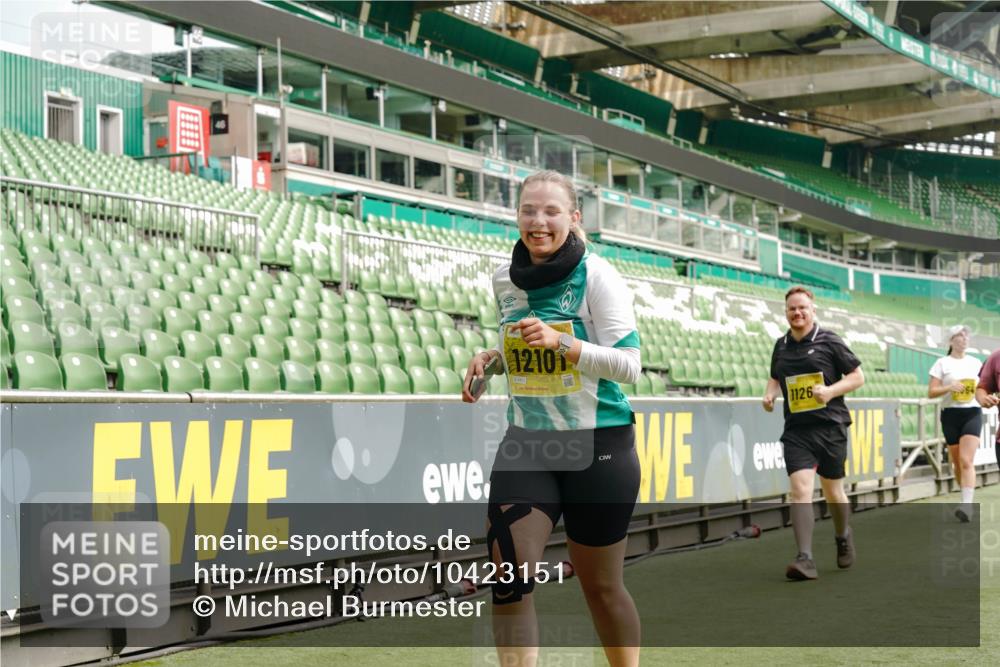 13.09.2026 - 21. swb-Marathon Bremen Michael Burmester http://msf.ph/oto/10423151 13.09.2026 10:46:17 Laufen im Stadion 10137, 10161, 10194, 10202, 10242, 10344, 10430, 10472, 10524, 10535, 10568, 10600, 10651, 10895, 10933, 10970, 10979, 11050, 11081, 11181, 11200, 11244, 11296, 11309, 11367, 11457, 11495, 11529, 11530, 11546, 11573, 11574, 11579, 11639, 11675, 11709, 11760, 11808, 11821, 11932, 12057, 12089, 12151, 12153, 12177, 12178, 12211, 12224, 12226, 12285, 12316, 12317, 12374, 12422, 12462, 12539, 10002, 10004, 10005, 10148, 10271, 10303, 10330, 10361, 10362 meine-sportfotos.de