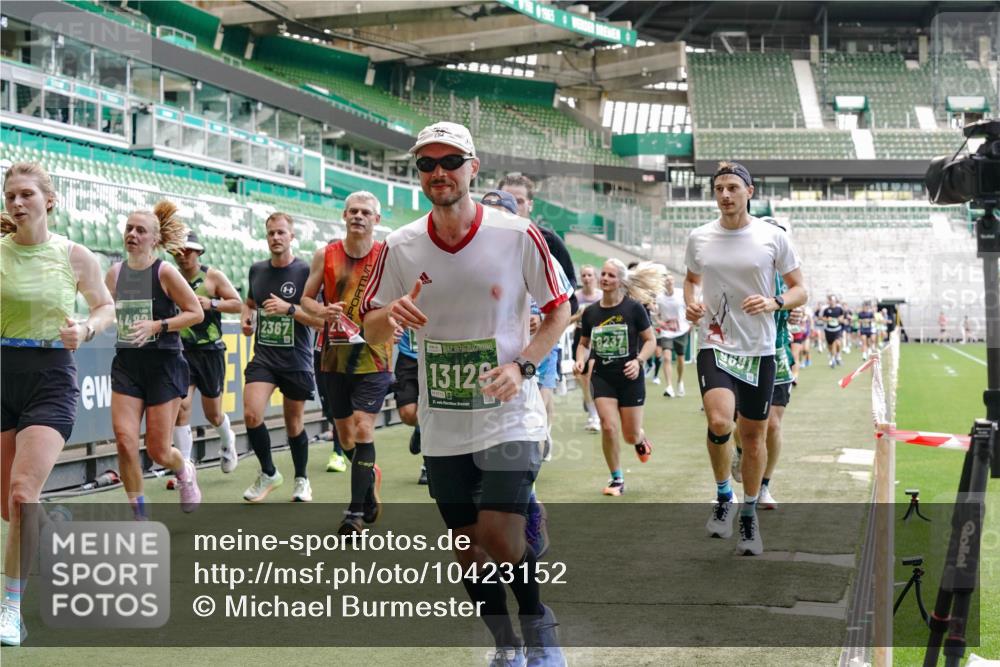 13.09.2026 - 21. swb-Marathon Bremen Michael Burmester http://msf.ph/oto/10423152 13.09.2026 13:00:22 Laufen im Stadion 135, 191, 226, 232, 242, 260, 318, 342, 651, 687, 745, 972, 1080, 1166, 1209, 1368, 1493, 1494, 1516, 1650, 1861, 1935, 1963, 2088, 2210, 2289, 2293, 2306, 2322, 2370, 2409, 2427, 2481, 2485, 2490, 2517, 2560, 2561, 2570, 2627, 2658, 2686, 2700, 2708, 2781, 2806, 2827, 2885, 2899, 2906, 2914, 2953, 2961, 2967, 2979, 3015, 3076, 3098, 3105, 3124, 3145, 3168, 3173, 3190, 3233, 3273, 3354, 3385, 3480, 3516, 3524, 3531, 3642, 3652, 3729, 3774, 3855, 3856, 3861, 3930, 3934 meine-sportfotos.de