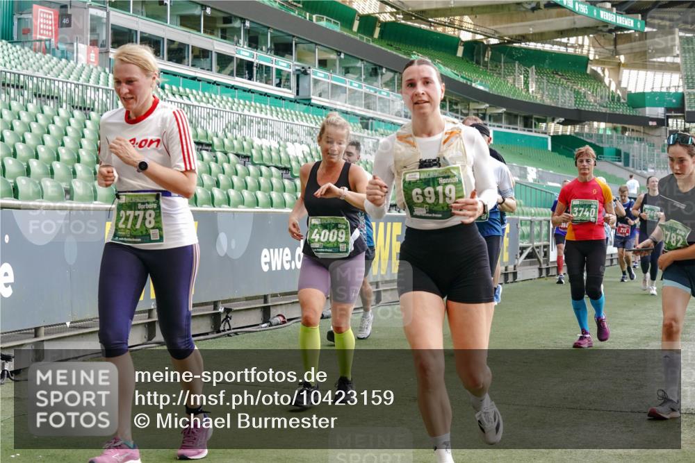 13.09.2026 - 21. swb-Marathon Bremen Michael Burmester http://msf.ph/oto/10423159 13.09.2026 13:23:13 Laufen im Stadion 128, 137, 160, 182, 211, 324, 343, 434, 533, 571, 609, 708, 721, 743, 892, 1157, 1178, 1259, 1331, 1417, 1597, 1598, 1657, 1669, 1691, 1729, 1746, 1788, 1883, 2213, 2286, 2290, 2433, 2445, 2475, 2495, 2503, 2504, 2526, 2619, 2632, 2652, 2660, 2685, 2711, 2768, 2936, 2964, 2968, 3252, 3282, 3288, 3289, 3292, 3347, 3351, 3364, 3395, 3423, 3447, 3505, 3530, 3559, 3682, 3727, 3770, 3784, 3819, 4020, 4054, 4231, 4406, 4407, 4431, 4466, 4467, 4584, 1506 meine-sportfotos.de