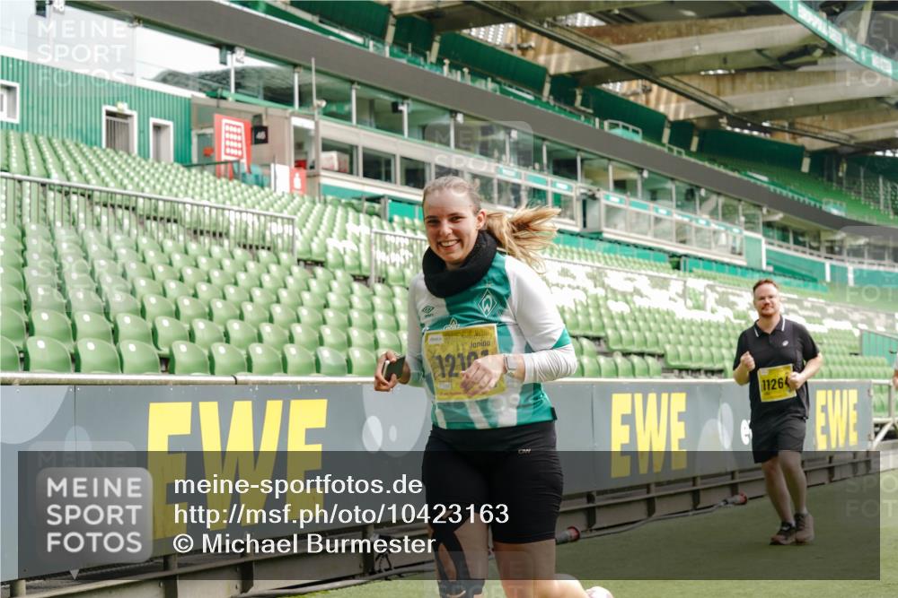 13.09.2026 - 21. swb-Marathon Bremen Michael Burmester http://msf.ph/oto/10423163 13.09.2026 10:46:17 Laufen im Stadion 10137, 10161, 10194, 10202, 10242, 10344, 10430, 10472, 10524, 10535, 10568, 10600, 10651, 10895, 10933, 10970, 10979, 11050, 11081, 11181, 11200, 11244, 11296, 11309, 11367, 11457, 11495, 11529, 11530, 11546, 11573, 11574, 11579, 11639, 11675, 11709, 11760, 11808, 11821, 11932, 12057, 12089, 12151, 12153, 12177, 12178, 12211, 12224, 12226, 12285, 12316, 12317, 12374, 12422, 12462, 12539, 10002, 10004, 10005, 10148, 10271, 10303, 10330, 10361, 10362 meine-sportfotos.de
