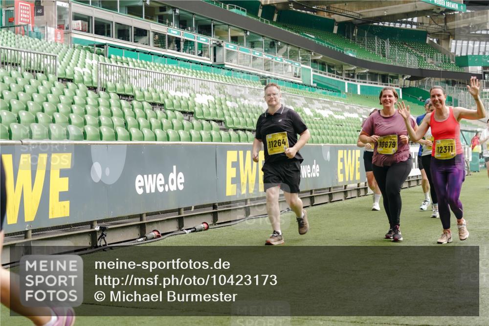 13.09.2026 - 21. swb-Marathon Bremen Michael Burmester http://msf.ph/oto/10423173 13.09.2026 10:46:18 Laufen im Stadion 10137, 10161, 10194, 10202, 10242, 10344, 10430, 10472, 10524, 10535, 10568, 10600, 10651, 10895, 10933, 10970, 10979, 11050, 11081, 11181, 11200, 11244, 11296, 11309, 11367, 11457, 11495, 11529, 11530, 11546, 11573, 11574, 11579, 11639, 11675, 11709, 11760, 11808, 11821, 11932, 12057, 12089, 12151, 12153, 12177, 12178, 12211, 12224, 12226, 12285, 12316, 12317, 12374, 12422, 12462, 12539, 10002, 10004, 10005, 10148, 10271, 10303, 10330, 10361, 10362 meine-sportfotos.de